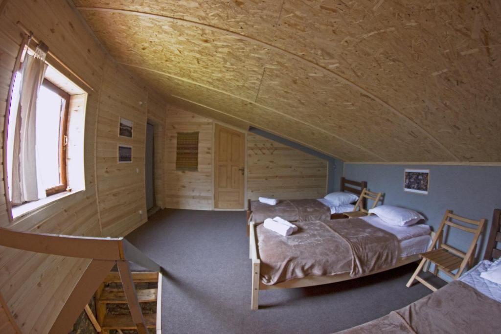 Дома для отпуска Kazbegi Hut Степанцминда-40